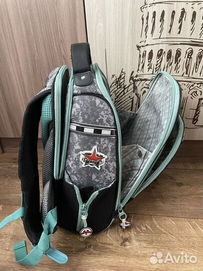 Рюкзак школьный