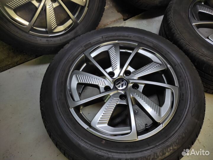 Летние Touareg R18