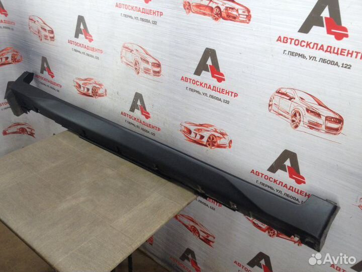 Накладка порога кузова - наружная облицовка правая