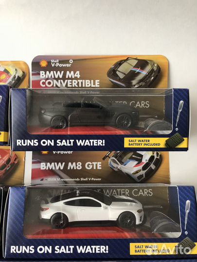 Машинка BMW коллекционная + трек