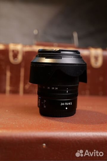 Nikon Z6 Body + Nikkor Z24-70mm + Z50mm + 70-210mm