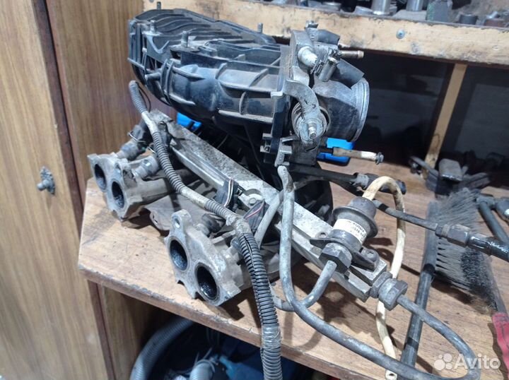 Впускной коллектор Ваз 2111