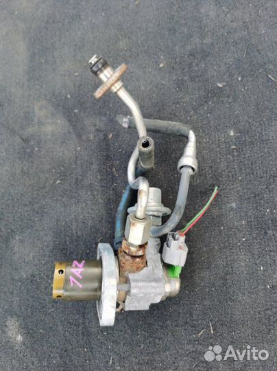 Топливный насос высокого давления Toyota Avensis