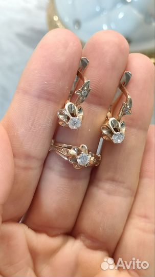 Золотой комплект тюльпан 583