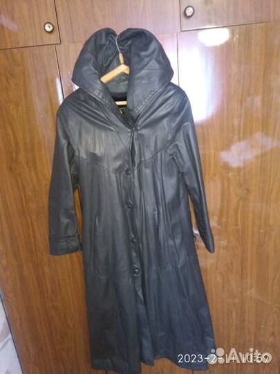 Кожанное пальто женское