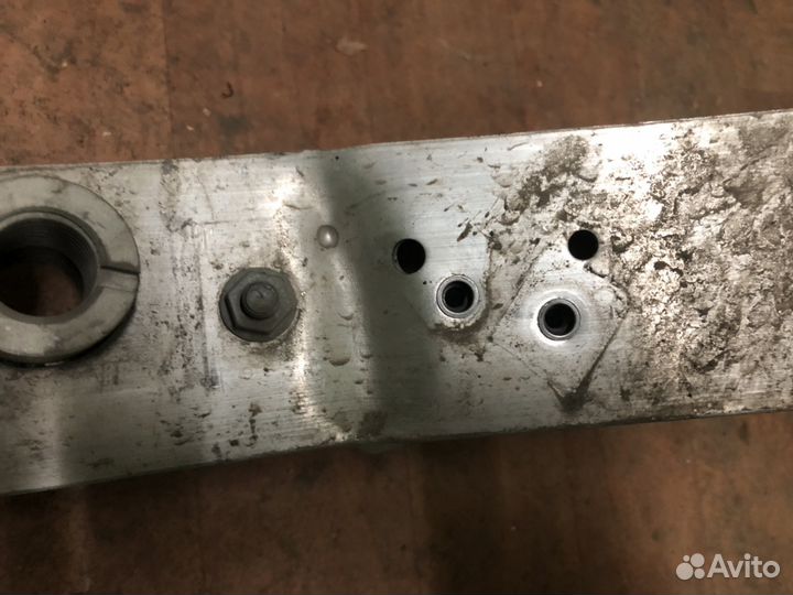 Усилитель бампера w 212