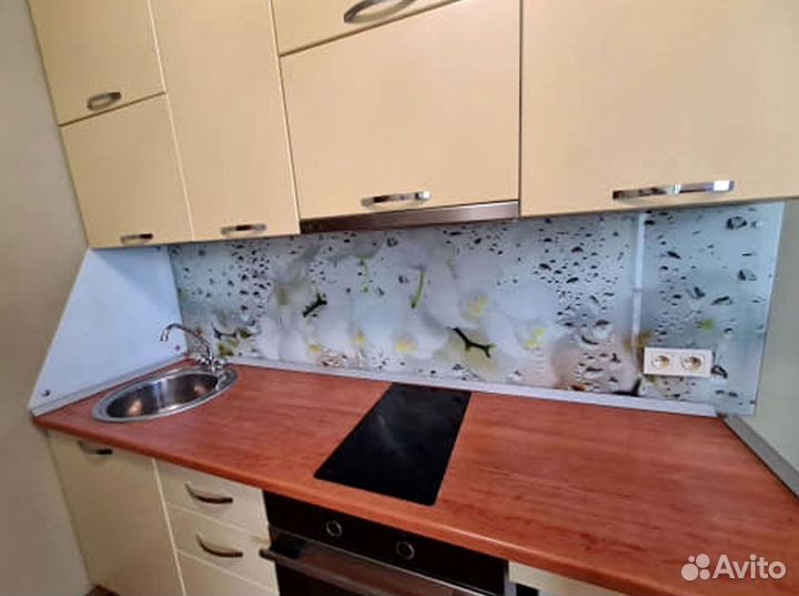 Стеклянный фартук на кухню