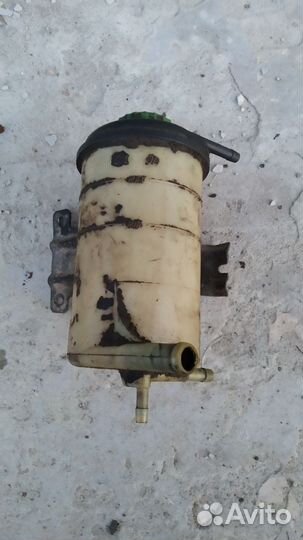 Бачок масла гидроусилителя Audi 100 C3