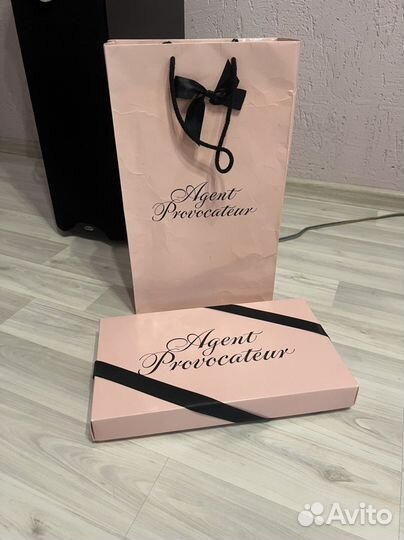Коробка с лентой Agent Provocateur