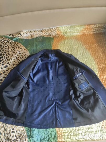 Костюм школьный на мальчика 140- 146 см