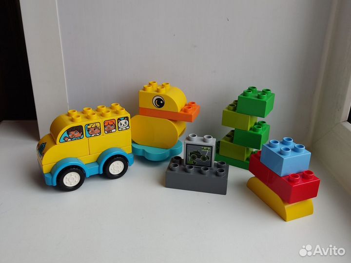 Пакетом конструктор Lego Duplo Автобус Утёнок