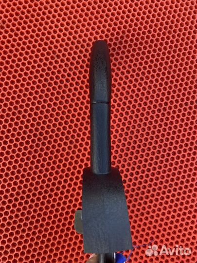 Рычаг ручника Mitsubishi Carisma