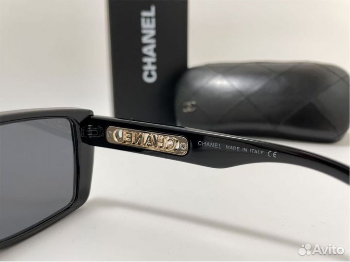 Солнечные очки Chanel