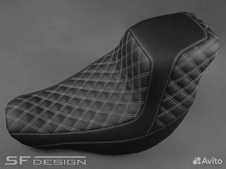 Сиденье Harley-Davidson Black Cells White Edges