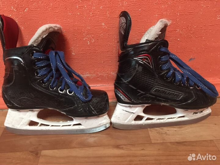 Хоккейные коньки бауэр