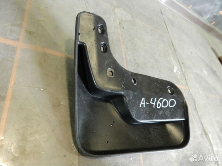 Брызговик передний правый - Volkswagen Tiguan