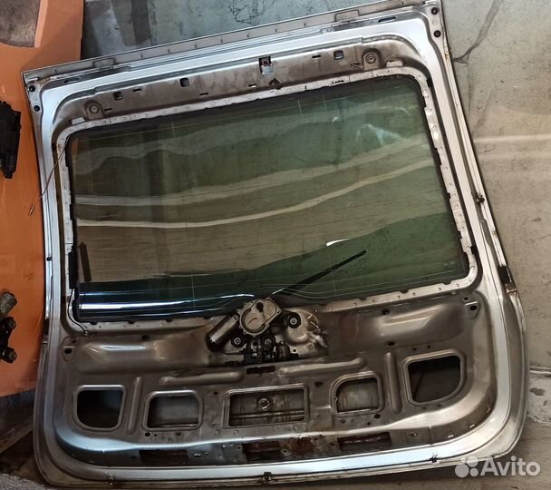 Крышка багажника W203 mercedes