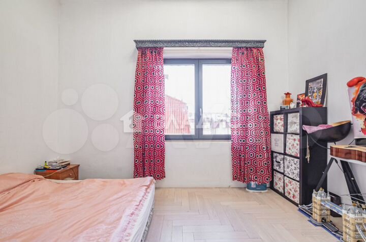 3-к. квартира, 140 м², 4/4 эт.