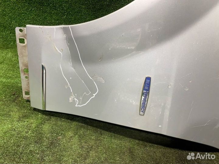 Крыло переднее левое Mercedes