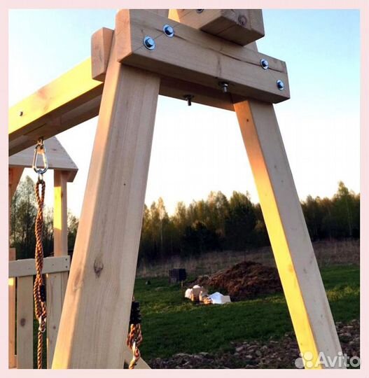 Деревянная детская площадка без занос