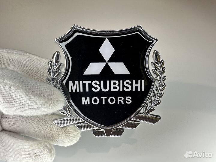 Эмблема шильдик Mitsubishi (хром, 8 x 8,5)