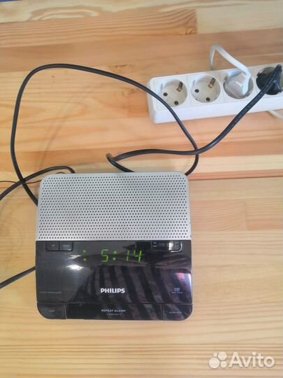 Радиочасы philips электронные с будильником