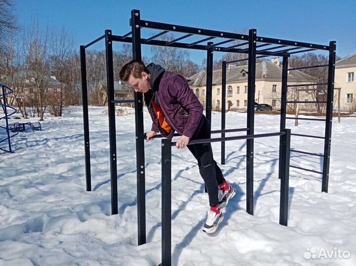 Воркаут площадка турник брусья рукоход