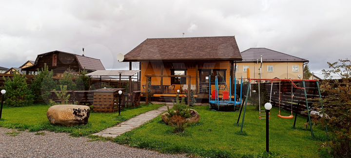 Коттедж 190 м² на участке 7 сот.