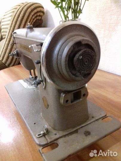 Швейная машина