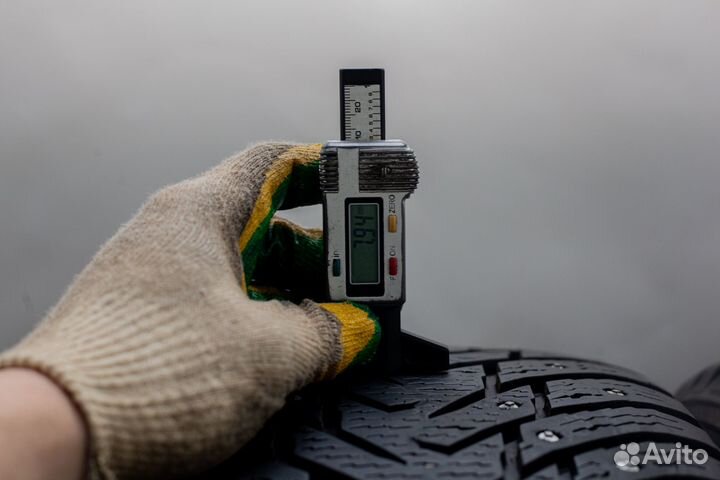 Nokian Tyres Hakkapeliitta 8 SUV 235/60 R18 107T