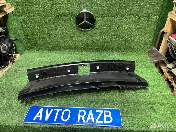 Накладка багажника на Мерседес w207