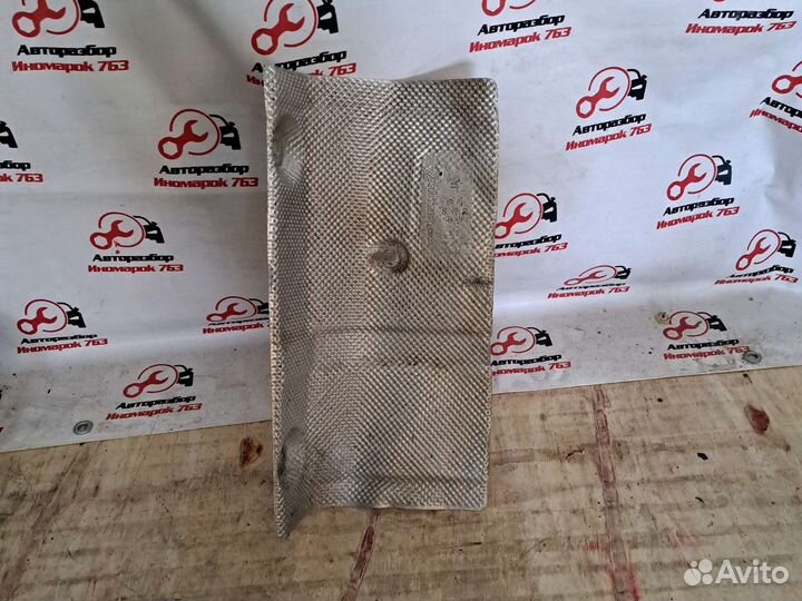 Тепловой экран задний левый Renault Logan