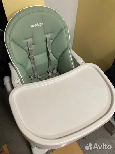 Два стульчика для кормления