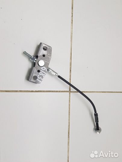 Трос стояночного тормоза центральный (Kia Seltos)