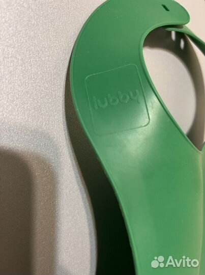 Слюнявчик нагрудник силиконовый с карманом