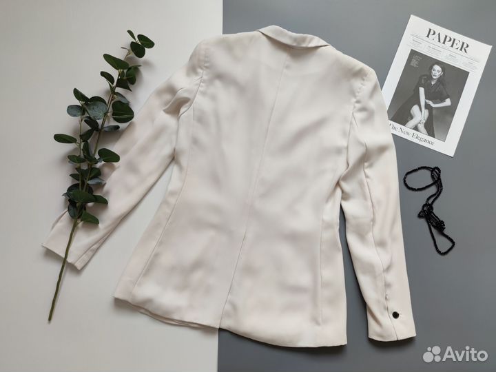 Пиджак женский 42 44 как новый