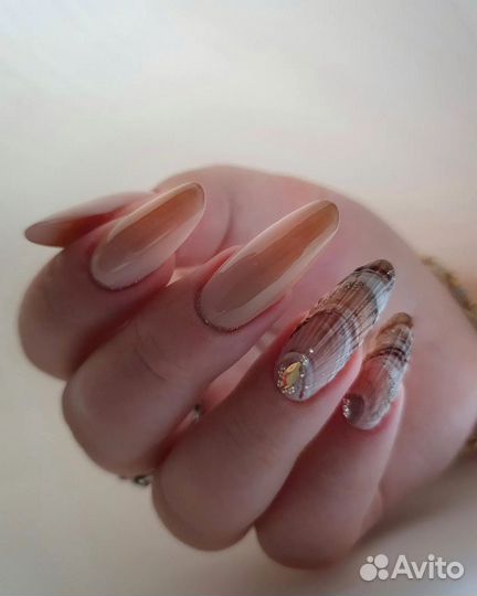 Мастер маникюра