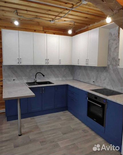 Кухонный гарнитур угловой