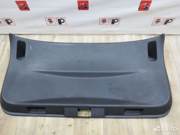 Обшивка крышки багажника Renault Kaptur