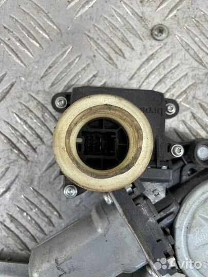 Стеклоподъемник задний правый Тойота Камри XV40