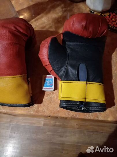 Боксерские перчатки