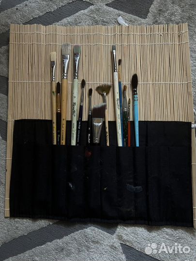 Кисти художественные для рисования и пенал