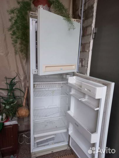 Продаю два холодильника б/у