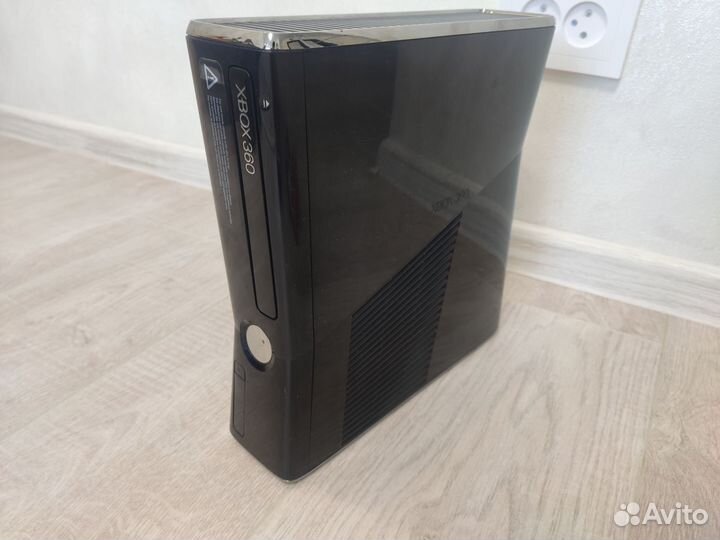 Прошитый Xbox 360 250Gb+1000 игр