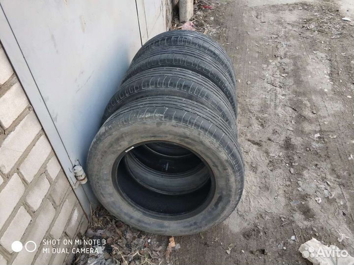 Bridgestone Alenza 001 215/65 R16 и 215/65 R16 98B