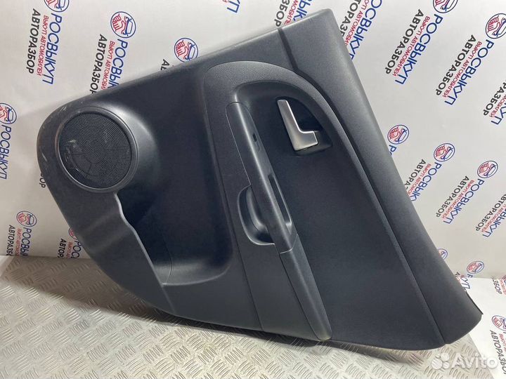 Обшивка двери Kia Venga