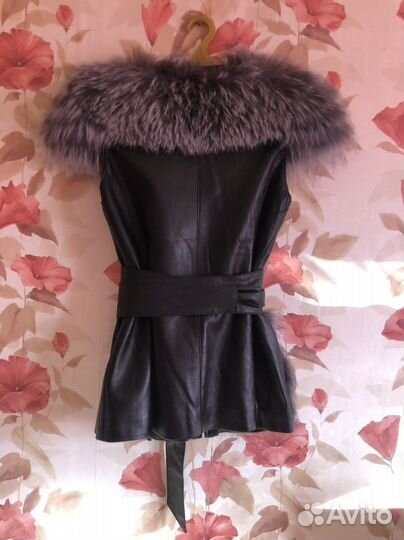Жилетка меховая женская