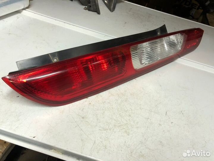 Фонарь задний правый Ford Focus 2 хетчбэк 2007