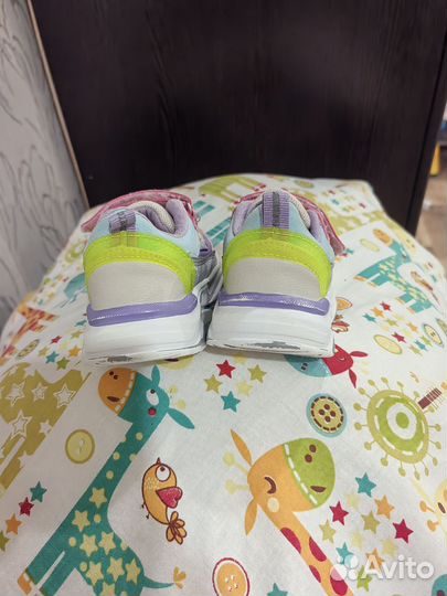 Кроссовки для девочки