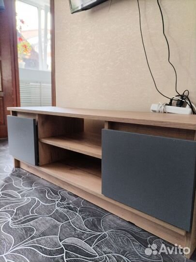 Тумба под телевизор